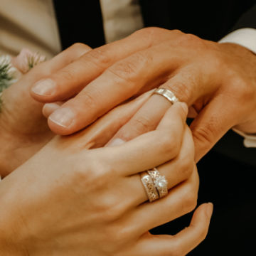 The Perfect Timeline for a Seamless Wedding Day with a Melbourne DJ and Photographer