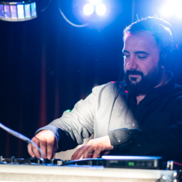 Behind the Decks: How a Melbourne DJ Reads the Room