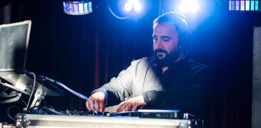 Behind the Decks: How a Melbourne DJ Reads the Room