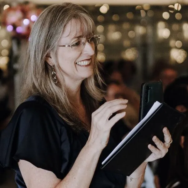 marriage celebrant for Melbourne Wedding 