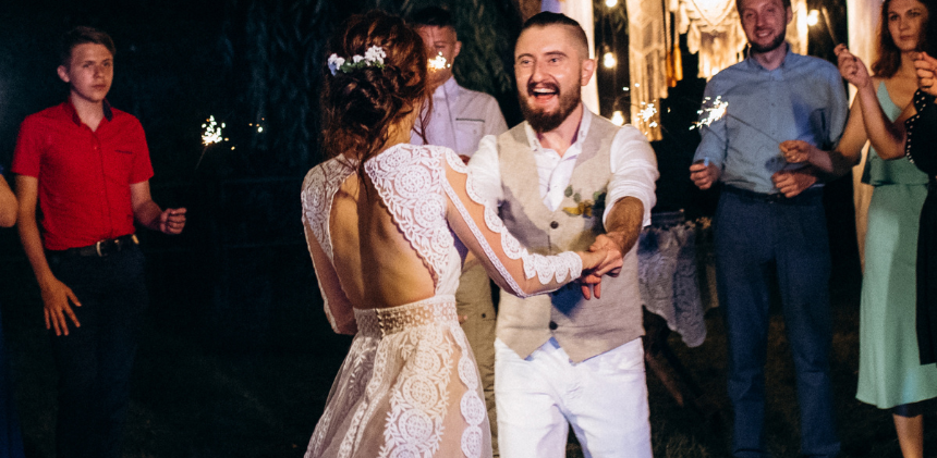 7 Ways to Match Your Wedding Music &amp; Theme with the Right Melbourne Wedding DJ